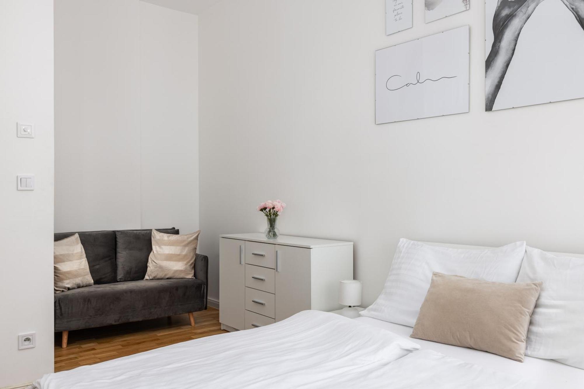 Stay2Gether Beige Nest - Metro Florenc Praha Bagian luar foto